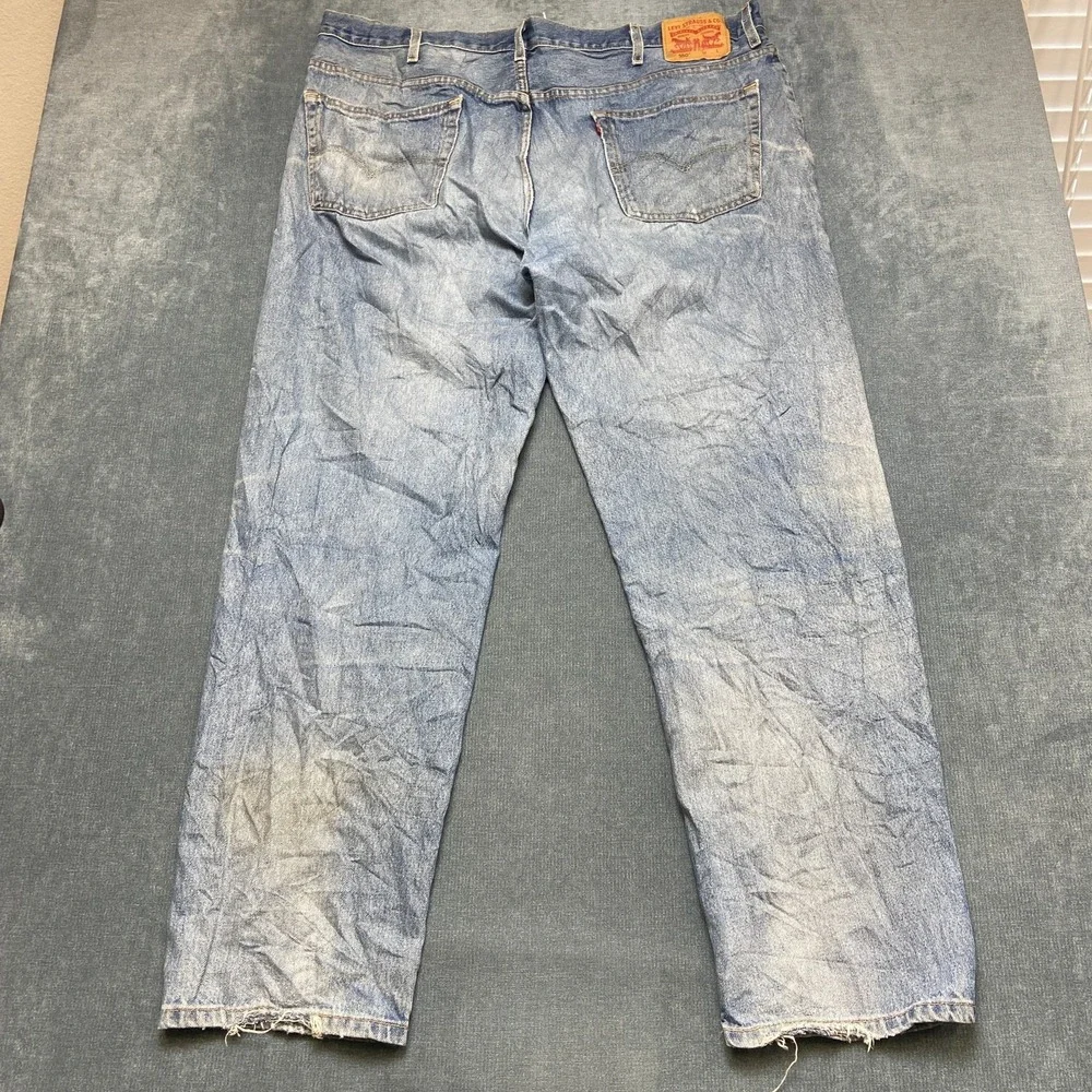 Levi's 550 Jeans Men 44x34 Blue Denim Light Wash Straight Relaxed Fit Whiskering